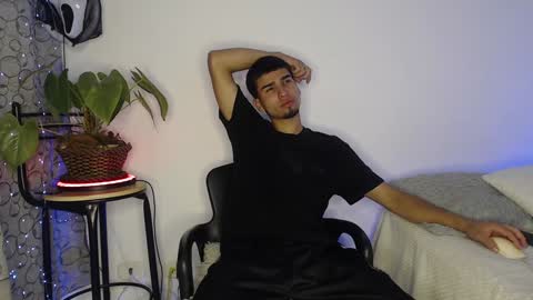 Snapshot of andy_0018 chatting on 12-10-24, 03:09 Andy online show from 12-10-24, 03:09