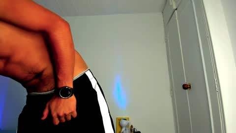 Snapshot of andy_0018 chatting on 02-05-25, 09:29 Andy online show from 02-05-25, 09:29