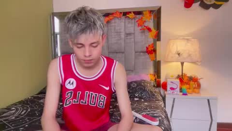 Andy online show from 10-28-25, 01:03