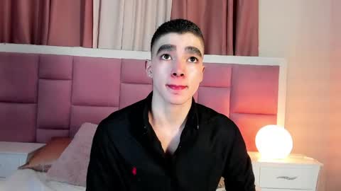 Snapshot of andy_benedictus chatting on 05-11-26, 03:45 Andy online show from 05-11-26, 03:45