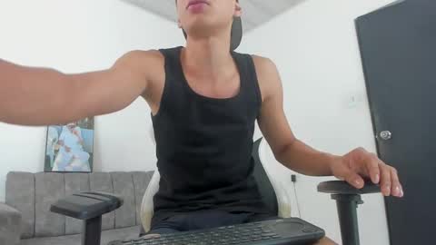 andy_bigcock01 online show from 09-21-25, 03:35