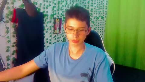 Snapshot of andy_gray01 chatting on 10-19-25, 12:33 Andy Gray online show from 10-19-25, 12:33