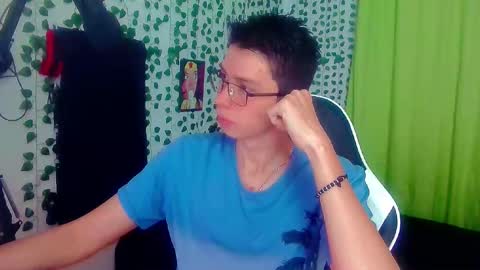 Snapshot of andy_gray01 chatting on 10-19-25, 03:45 Andy Gray online show from 10-19-25, 03:45