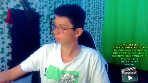 Snapshot of andy_gray01 chatting on 10-21-25, 12:22 Andy Gray online show from 10-21-25, 12:22