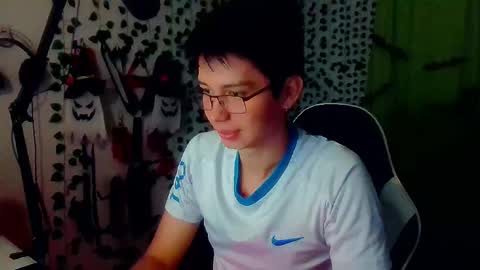 Snapshot of andy_gray01 chatting on 11-17-25, 10:54 Andy Gray online show from 11-17-25, 10:54