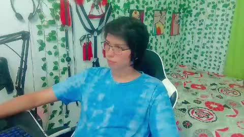 Snapshot of andy_gray01 chatting on 04-19-26, 03:55 Andy Gray online show from 04-19-26, 03:55
