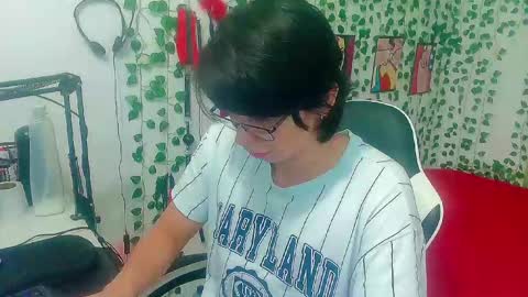 Snapshot of andy_gray01 chatting on 04-29-26, 06:25 Andy Gray online show from 04-29-26, 06:25