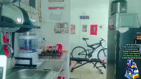 Snapshot of andy_gray01 chatting on 06-27-26, 05:07 Andy Gray online show from 06-27-26, 05:07