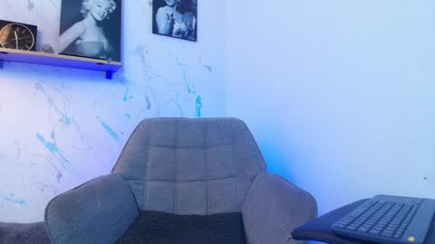 Snapshot of andy_miller5 chatting on 11-21-25, 09:46 ANDY online show from 11-21-25, 09:46