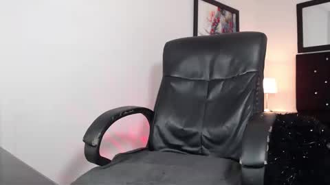 andy_smith333 online show from 03-12-25, 08:20