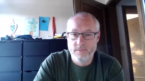 Snapshot of andyberg8 chatting on 09-19-25, 06:04 Andy online show from 09-19-25, 06:04