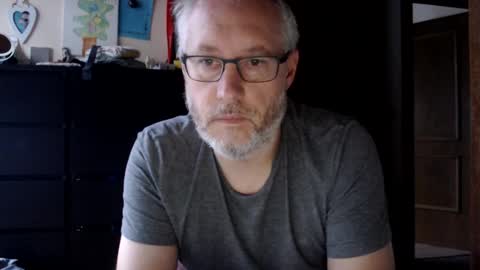 Snapshot of andyberg8 chatting on 10-13-25, 06:24 Andy online show from 10-13-25, 06:24