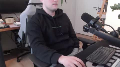 andycandy1994 online show from 02-27-26, 11:32