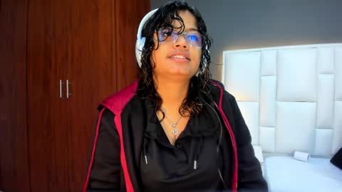 Snapshot of andyel2017 chatting on 04-06-26, 12:06 Andy D online show from 04-06-26, 12:06