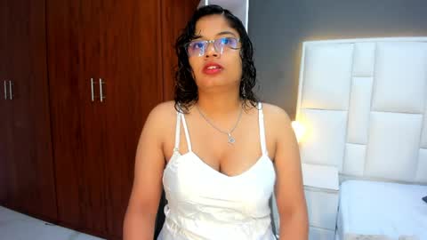 Snapshot of andyel2017 chatting on 04-08-26, 03:01 Andy D online show from 04-08-26, 03:01