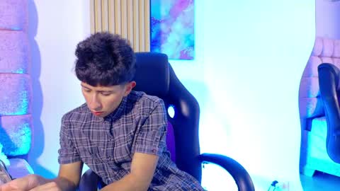 Snapshot of andyjustgame_ chatting on 05-15-26, 04:58 andyjustgame online show from 05-15-26, 04:58