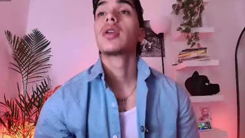 Snapshot of andypalmerr chatting on 06-20-26, 11:46 andypalmerr online show from 06-20-26, 11:46
