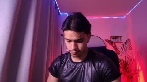 Snapshot of andypalmerr chatting on 07-27-26, 05:36 andypalmerr online show from 07-27-26, 05:36