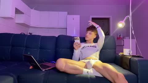 Snapshot of andytwinkkk chatting on 06-12-26, 12:48 AndyTwinkkk online show from 06-12-26, 12:48
