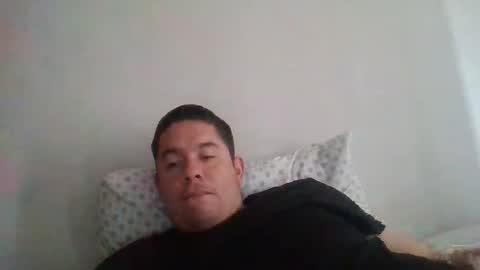 Snapshot of andyzeta10 chatting on 04-18-26, 04:11 andyzeta10 online show from 04-18-26, 04:11
