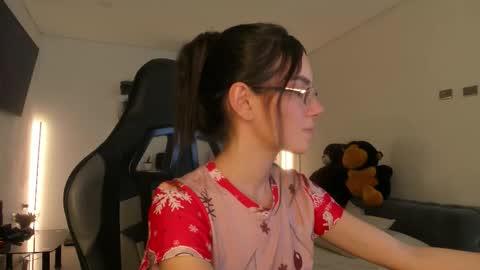      online show from 03-06-26, 03:25