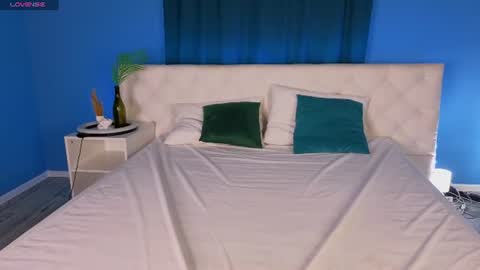 Snapshot of anellyball_ chatting on 06-15-26, 12:57 Anelly online show from 06-15-26, 12:57