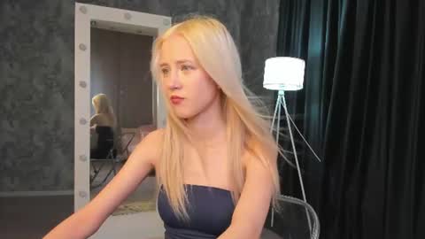 Anelly online show from 07-18-26, 09:24
