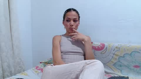 Snapshot of anewday111 chatting on 04-02-26, 12:30 Carolina soto online show from 04-02-26, 12:30