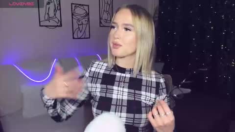 Anfisa online show from 11-12-25, 04:07