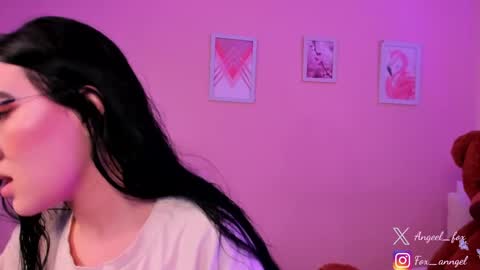 Snapshot of angeel_fox chatting on 03-26-26, 03:12 Angel online show from 03-26-26, 03:12