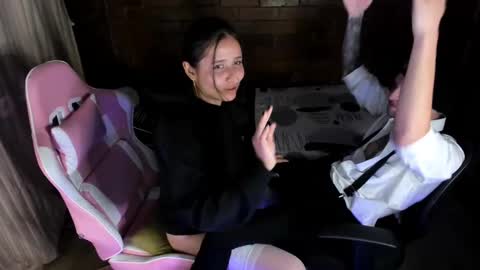 Angel y Yessi online show from 01-15-25, 06:01