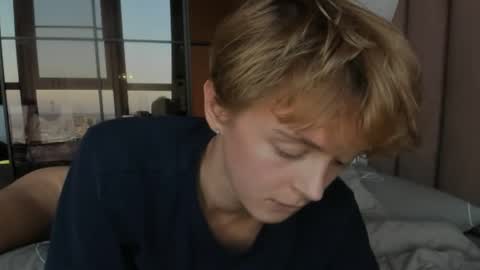 angel_andreww online show from 04-28-26, 04:12