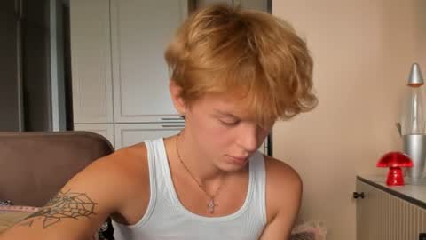 Snapshot of angel_andreww chatting on 06-16-26, 09:01 angel_andreww online show from 06-16-26, 09:01