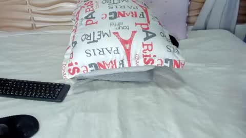 Snapshot of angel_avni chatting on 06-12-26, 11:53 Angel online show from 06-12-26, 11:53