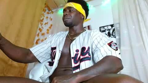 Snapshot of angel_bonbom chatting on 07-20-26, 10:39 tom 56 online show from 07-20-26, 10:39