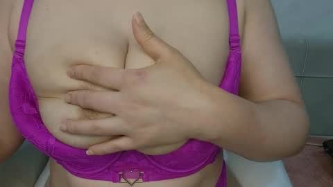 Snapshot of angel_coconut chatting on 11-22-25, 05:28 Angel coco online show from 11-22-25, 05:28