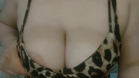 Snapshot of angel_coconut chatting on 12-15-25, 05:12 Angel coco online show from 12-15-25, 05:12