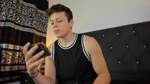 Angel Cuervo online show from 01-25-25, 12:37