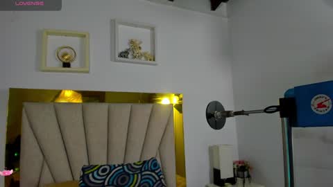 Snapshot of angel_dthroat chatting on 01-25-25, 12:05 ANGHEL online show from 01-25-25, 12:05