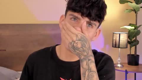 Snapshot of angel_eros_ chatting on 02-01-26, 08:29 Angel online show from 02-01-26, 08:29