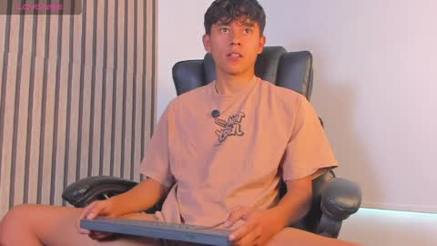 Snapshot of angel_esteban_fx chatting on 05-11-26, 08:28 ngel Esteban online show from 05-11-26, 08:28