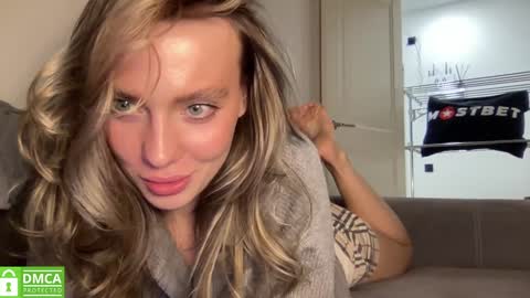 Snapshot of angel_from_sky chatting on 12-14-24, 03:25 Greetings Jess online show from 12-14-24, 03:25