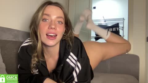 Snapshot of angel_from_sky chatting on 01-24-25, 05:00 Greetings Jess online show from 01-24-25, 05:00