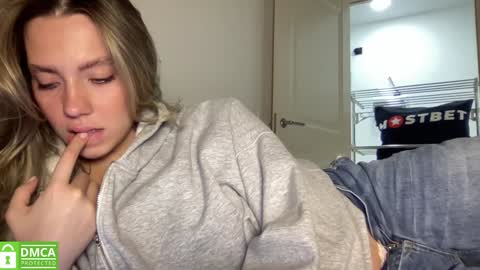 Snapshot of angel_from_sky chatting on 01-25-25, 12:26 Greetings Jess online show from 01-25-25, 12:26