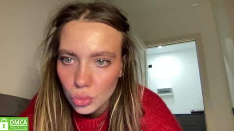 Snapshot of angel_from_sky chatting on 02-08-25, 01:44 Greetings Jess online show from 02-08-25, 01:44