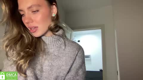 Snapshot of angel_from_sky chatting on 02-11-25, 01:41 Greetings Jess online show from 02-11-25, 01:41