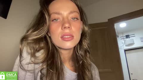 Snapshot of angel_from_sky chatting on 09-22-25, 11:34 Greetings Jess online show from 09-22-25, 11:34