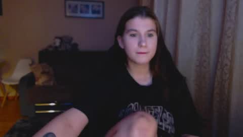 Snapshot of angel_gelya chatting on 06-06-26, 04:01 Angel online show from 06-06-26, 04:01