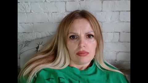 Snapshot of angel_girllovemy chatting on 12-05-25, 09:40 ANGEL online show from 12-05-25, 09:40