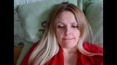 Snapshot of angel_girllovemy chatting on 12-15-25, 10:08 ANGEL online show from 12-15-25, 10:08